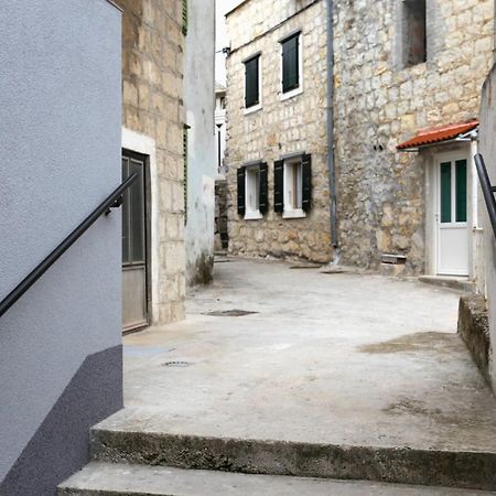 Apartments By The Sea Kastel Kambelovac, Kastela - 8679 Ngoại thất bức ảnh