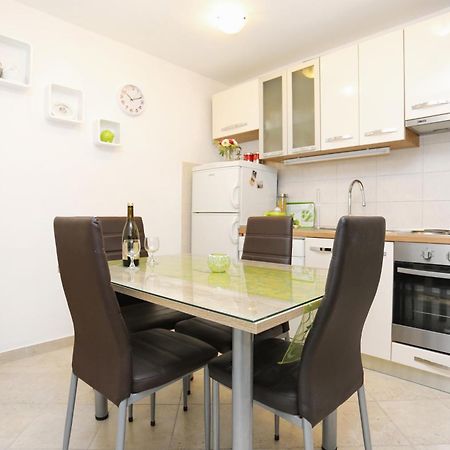 Apartments By The Sea Kastel Kambelovac, Kastela - 8679 Ngoại thất bức ảnh
