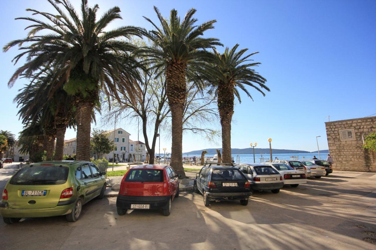 Apartments By The Sea Kastel Kambelovac, Kastela - 8679 Ngoại thất bức ảnh