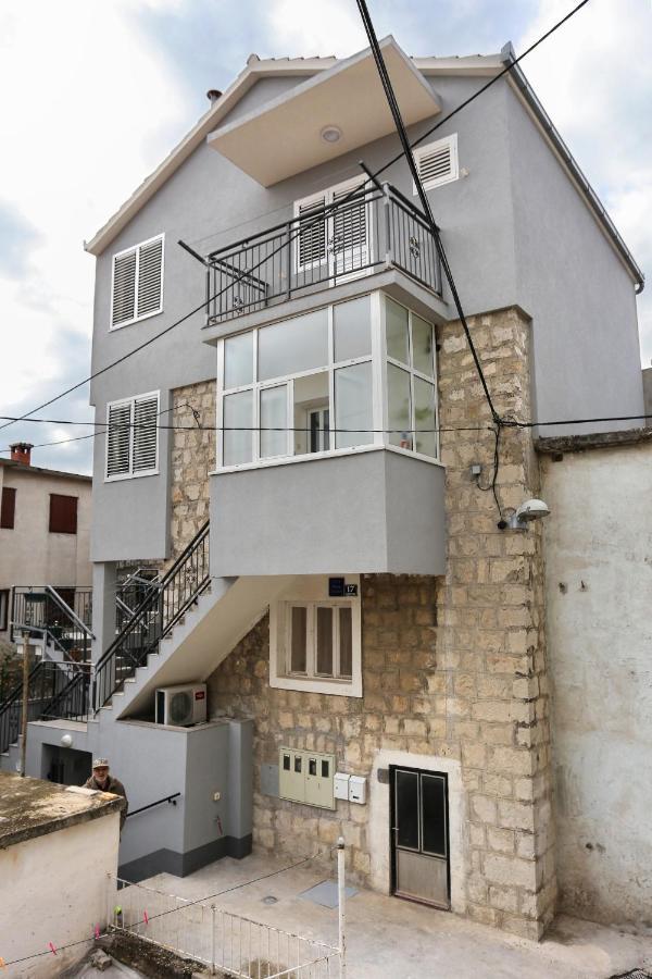 Apartments By The Sea Kastel Kambelovac, Kastela - 8679 Ngoại thất bức ảnh