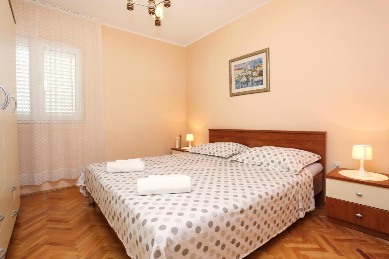 Apartments By The Sea Kastel Kambelovac, Kastela - 8679 Ngoại thất bức ảnh