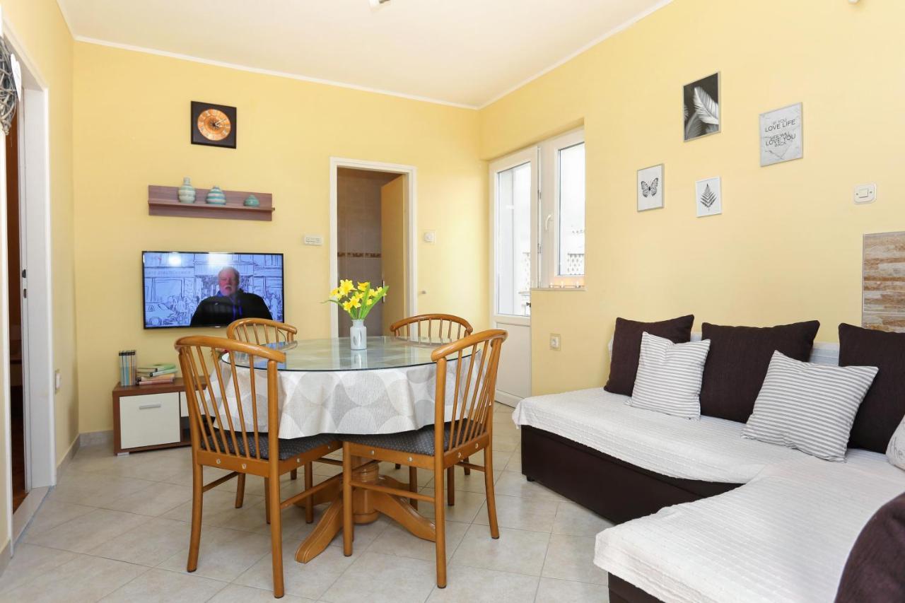 Apartments By The Sea Kastel Kambelovac, Kastela - 8679 Ngoại thất bức ảnh