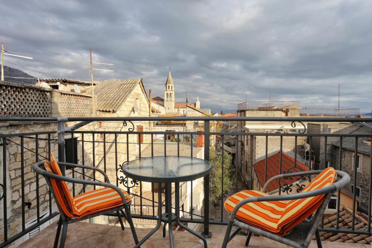 Apartments By The Sea Kastel Kambelovac, Kastela - 8679 Ngoại thất bức ảnh