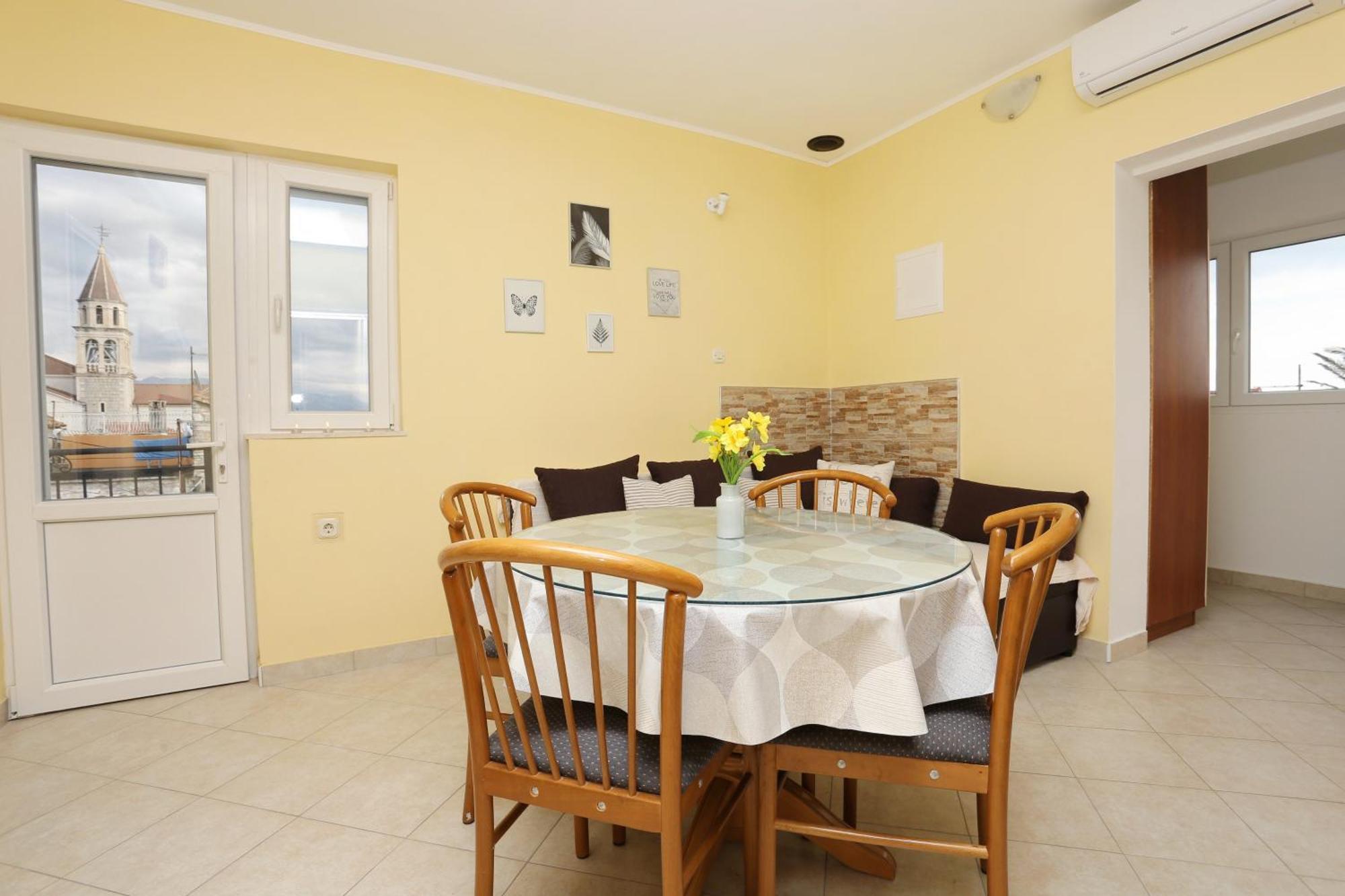 Apartments By The Sea Kastel Kambelovac, Kastela - 8679 Phòng bức ảnh