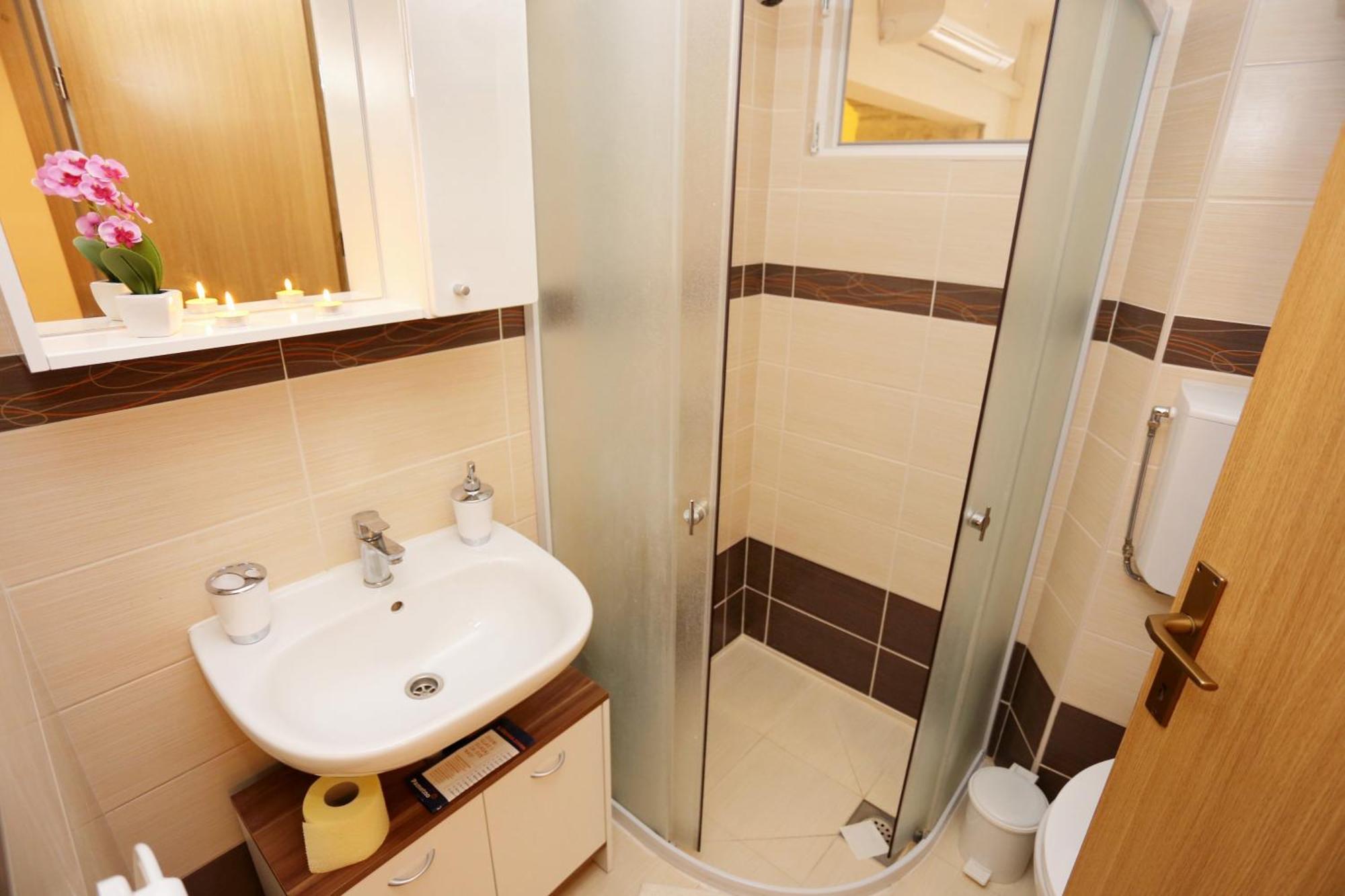 Apartments By The Sea Kastel Kambelovac, Kastela - 8679 Phòng bức ảnh
